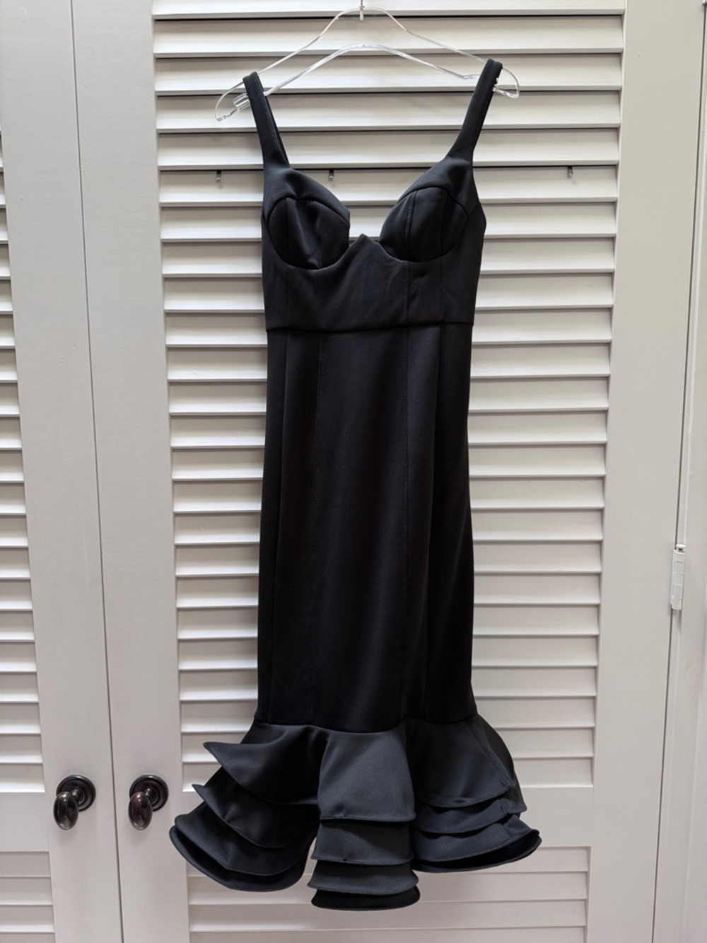 ASOS DESIGN Premium Cupped Flippy Pephem Midi Dress size US2 - Picture 2 of 5